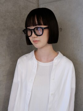 オーオ シカシカ(OOO YY) ワイドバングモードボブ/ストレートパーマ