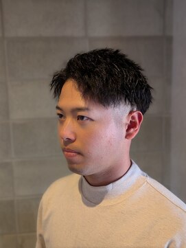 ワンワンオー バーバーショップ コンチネンタル(@110 BARBER SHOP continental) ツイスパ・スキンハイフェード