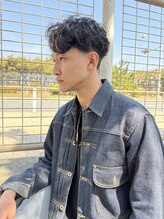 サラ HAIR&MAKE SALA 相模大塚店&nbsp;ラルフカール　センターパート　フェードカット