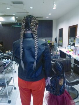 ヘアセットサロンエッジ(Edge) ママとお揃い　二次会お呼ばれ編込みヘアー