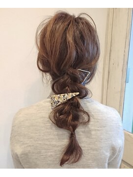 ステラフィッサ(STELLA FISSA) 三つ編みの編みおろし