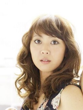 トリート(TREAT) がらっと秋ヘアに☆ふんわりパーマスタイル◇