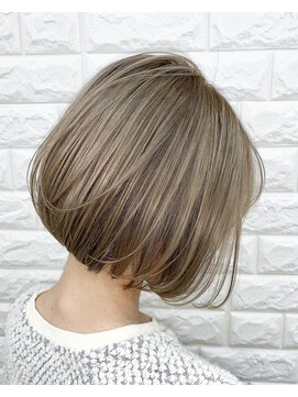 フィーネ(Fi-Ne) ハイグレージュ×ボブ ☆Fi-Ne 原宿☆