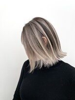 ジゼル(gisele)&nbsp;（小山）ホワイト系バレイヤージュ