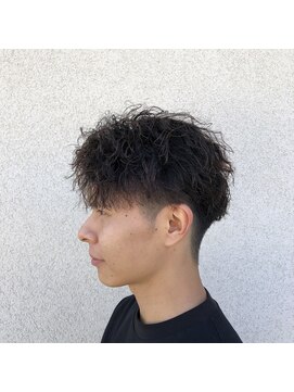 ゴットラトゥール(GOTTO LATOUR) ツイスパ/ツイストスパイラルパーマ/束感/無造作/センターパート