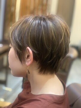 マリポサ(Mariposa) 首元スッキリショート