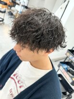 フゥ 宇都宮(FeU) 波巻きパーマセンターパートツイストパーマメンズマッシュパーマ