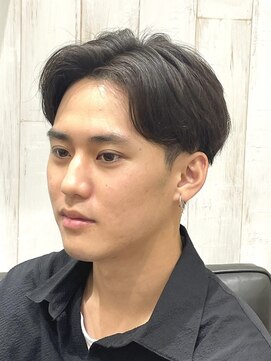 ヨシザワインク プレミアム 横浜 桜木町店(YOSHIZAWA Inc. PREMIUM) ツーブロック刈り上げセンターパート