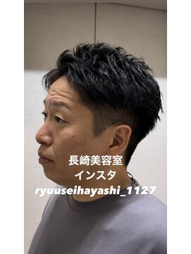 コワファースト長崎シャンプーボーイ 2nd(COIFF1RST 長崎 SHAMPOO BOY) アップバングショート