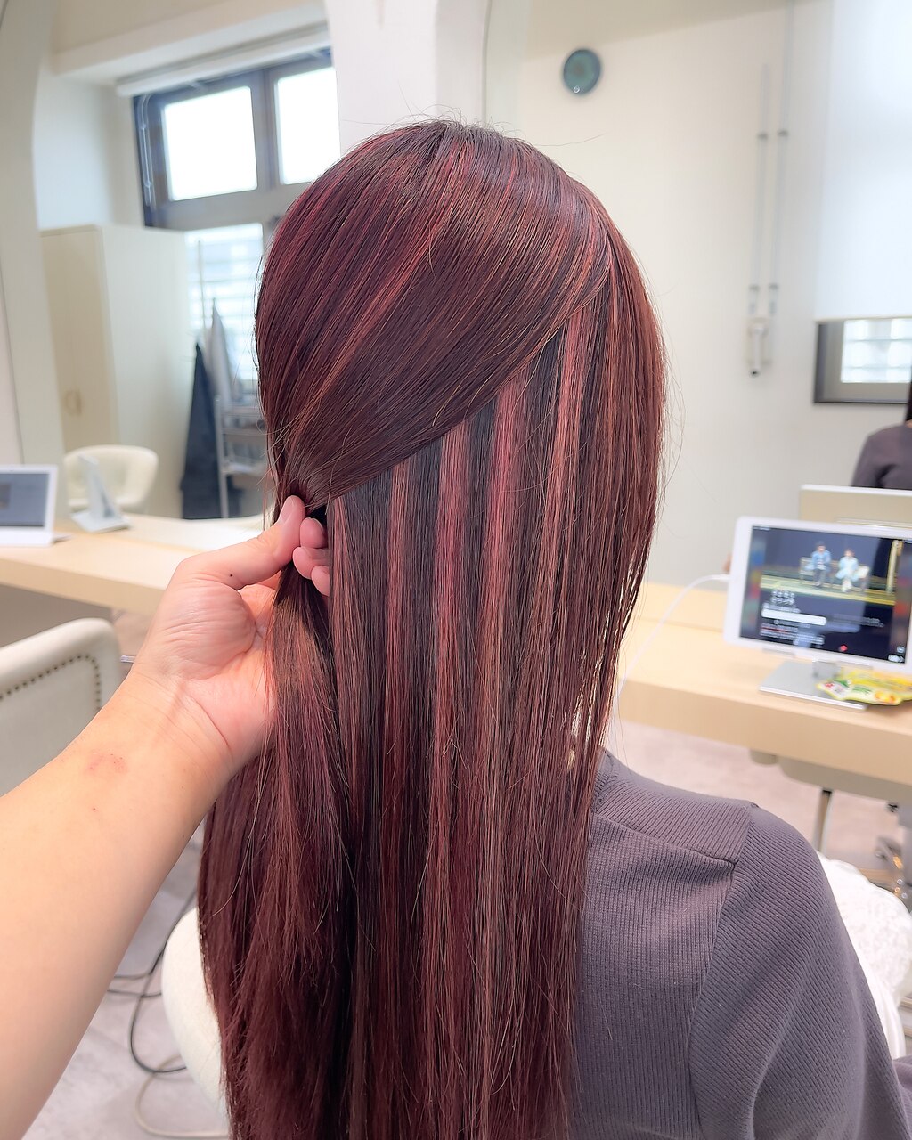 2025年夏】ハイライト ピンクの髪型・ヘアアレンジ｜人気順｜9