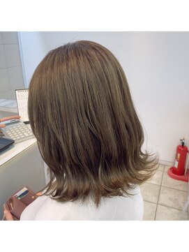 ユニ(Uni.) オリーブベージュカラー