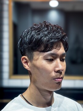 シャドウパーマ　フェード　メンズ