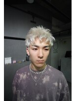 ワンズオゼ 渋谷(ONE's oze)&nbsp;スパイキーショート   ×  ハイトーン
