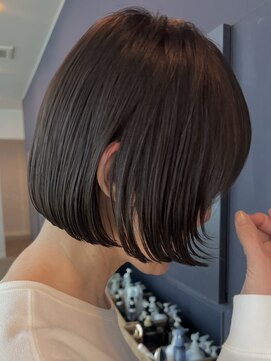 トップヘアーヒルズ 安城(TOP HAIR HILLS) 安城切りっぱなし艶髪ミニボブ透明感ダークグレージュ面長丸型
