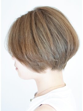 トマト(tomato) ショートボブ　ブリーチカラー