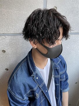 ネオリーブ クーロ(Neolive curro) センターパート無造作ツイストスパイラル◎