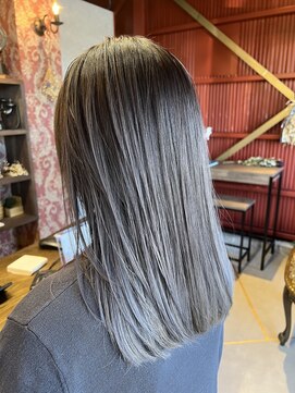 アトリエ バロッコ(atelier Barocco) 圧倒的グレージュシャドールーツ