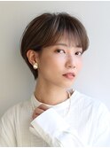 30代・40代大人可愛い小顔ワンサイドショートボブ丸み前下がり