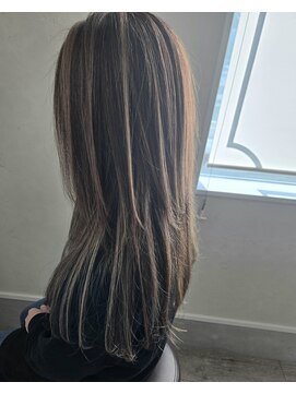 ヘアーアンドネイル ルシア(Hair&Nail Lucia) アッシュベージュ白髪ぼかしハイライト