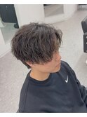 センターパート緩めスパイラルパーマ