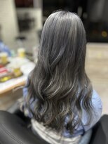 リーオオサカ(Lee Osaka) ブリーチカラー×アッシュグレー/かれん