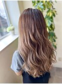 【essence】ハイライト×ミルクティーベージュ