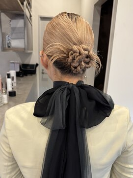 イミ(imi) カチモリヘア/シニヨン/お団子/タイトアレンジ/お呼ばれヘア
