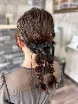 ディアーバイラポールヘア(Dear by RAPPORT HAIR) ローポニーヤンパモリ