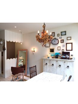 【換気,入客制限,入店時消毒徹底】久留米で注目☆白を基調としたお洒落アンティークなプライベートサロン♪