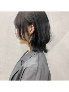 エヌ(N) ボブウルフ × ブルーブラック