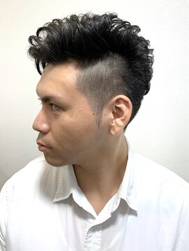 ロバーツ 国立(ROBERTS) サイドパート<理容室><国立/国立駅/メンズ>