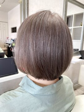 ヴィフ ヘアアンドデザイン(Vif hair&design) 脱白髪染めのミルクティーグレージュ