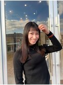 黒髪ロング× オン眉