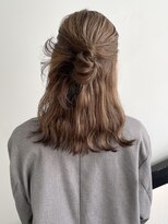 ゼスト ジグ(ZEST ZIGU)&nbsp;エンドカラー　ベージュカラー　アレンジヘア【maiko】