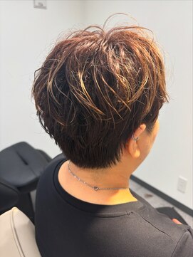 ヌーン(noon.) クセ毛を活かしてラフに◎大人女性のショートツーブロック