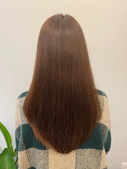 prunelle doreの厳選トリートメントで、いつまでも触っていたくなる指通りを実感。ぜひお試しください。