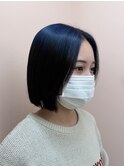 切りっぱなしボブ × ネイビーブルー◎色落ちも楽しめる艶カラー