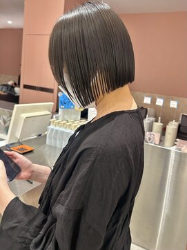 ケンジ 横浜(KENJE) 切りっぱなしボブ/髪質改善ストレート