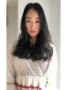 チェルシー 表参道 学生限定　直毛の黒髪ならエアウェーブでしっかり波高め