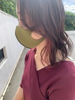 シー 岡崎(,SHE) チラ見えぴっんく!!お洒落バイカラースタイル