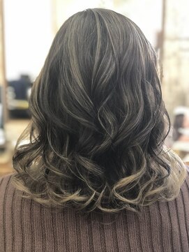 ラニ タテヤマ(LANI tateyama) コントラストハイライト×エアータッチバレイヤージュ