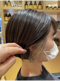 イヤリングカラーで楽しむミニボブ