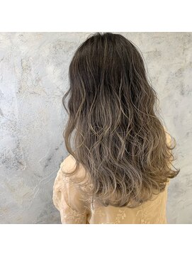 O バレイヤージュ大人可愛い立体感巻き髪ダブルカラー