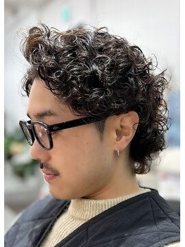 吉 カーリーウルフ