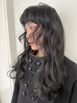 カルテ(QUARTE) アッシュグレー 暗髪 ワイドパーマ 前髪パーマ