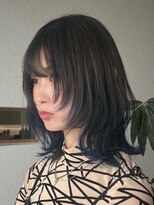 エミタス 柳通り(Emitas.)&nbsp;ブラック×ネイビーのくびれミディウルフ