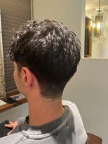 ムーン(moon)&nbsp;MEN’S/リバースセンターパート/ニュアンスパーマ/武蔵小杉