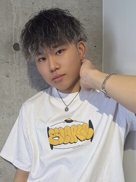 ロンド ラマ 岐阜(Lond bla-ma) Lond bla-ma 岐阜 畑中 希望 ホワイトメッシュツイストパーマ