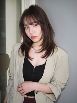 トイ(TOI) トレンドど真ん中【ミディアムイヤーカット】