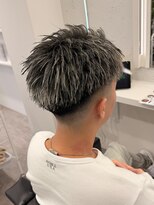 ルースト 心斎橋店(ROOST)&nbsp;刈り上げセンターパート/波巻きツイストスパイラル/心斎橋